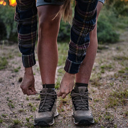 BLACK : TREK LITE MID - Women Front View