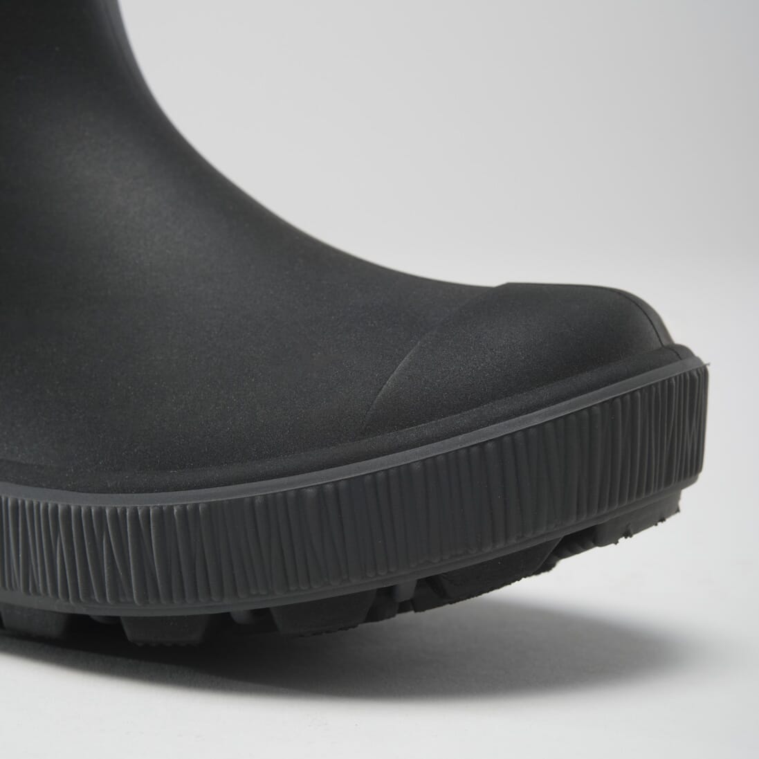 BLACK/CHARCOAL : RIPTIDE Front View