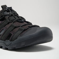 BLACK : SOLSTICE - Men Top View
