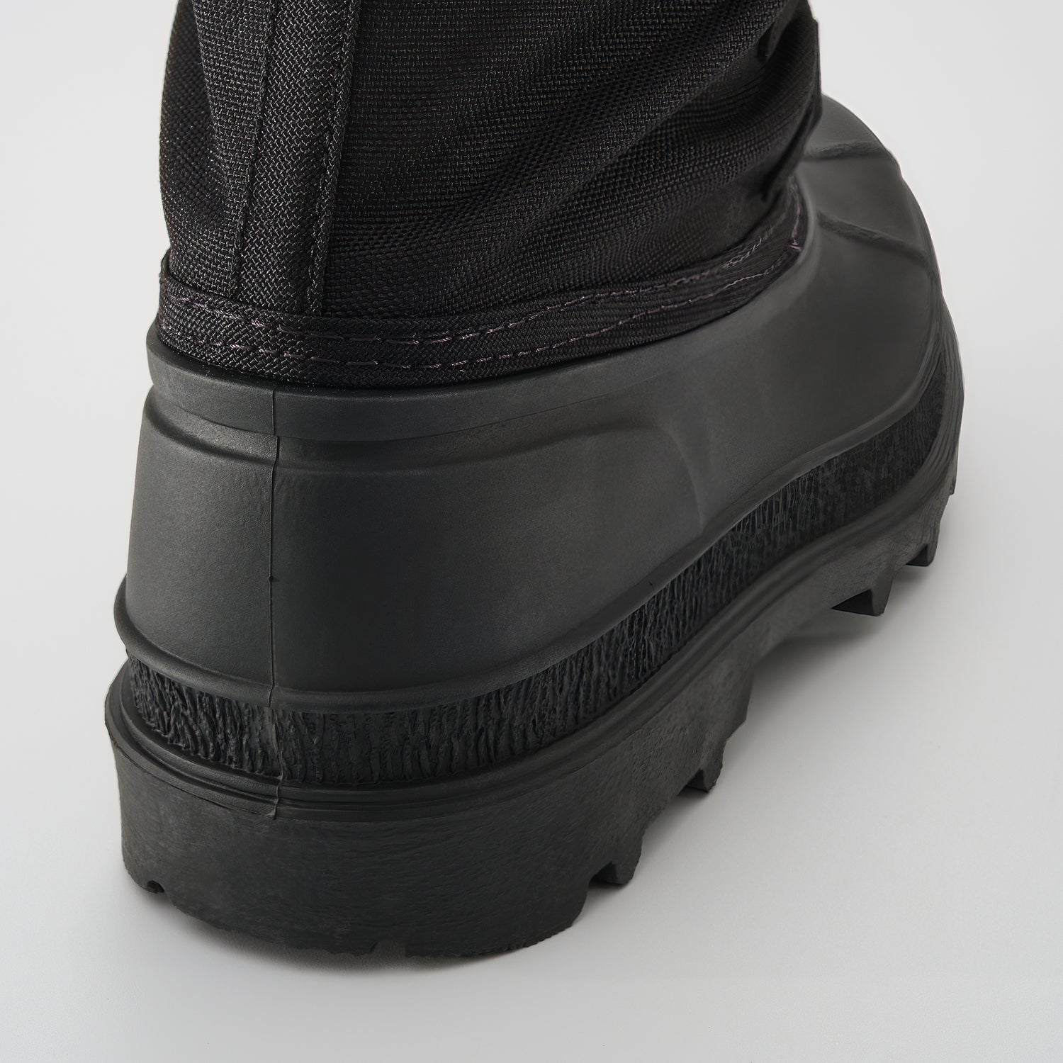 Black : Canuck Men's Winter Boots - Three-Quarter Back View
