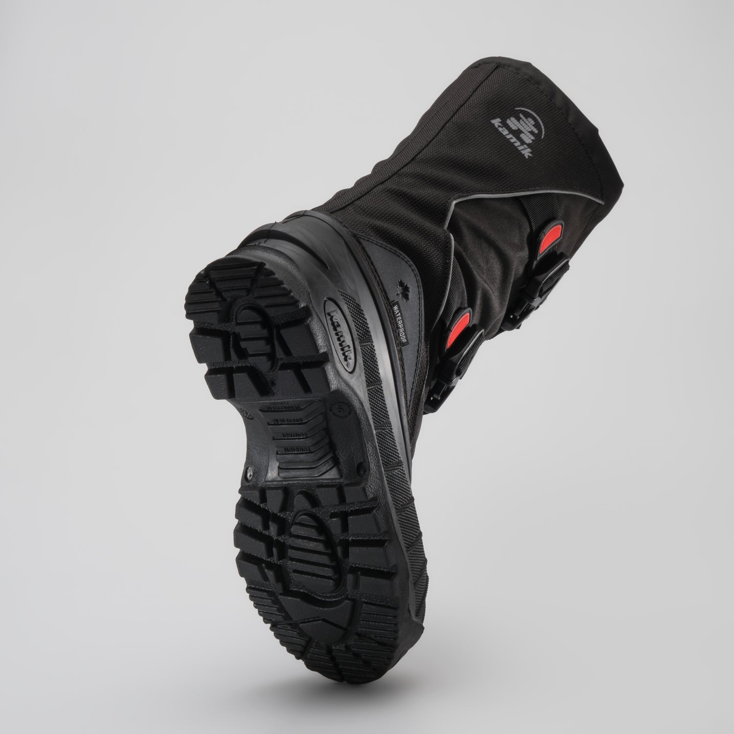Black : Cody XT Men's Winter Boots - Outsole View