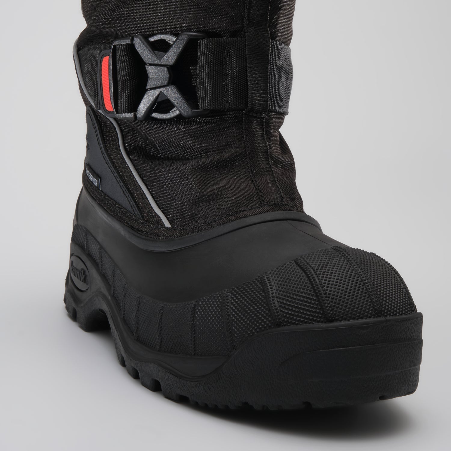Black : Cody XT Men's Winter Boots - Zoom-in Front View