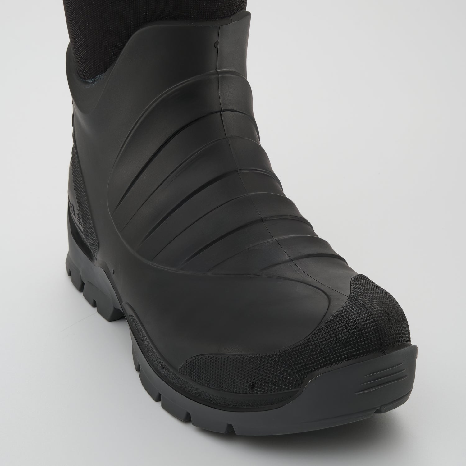 Black : Field Day Pro Men's Work Boots - Close-up Front View