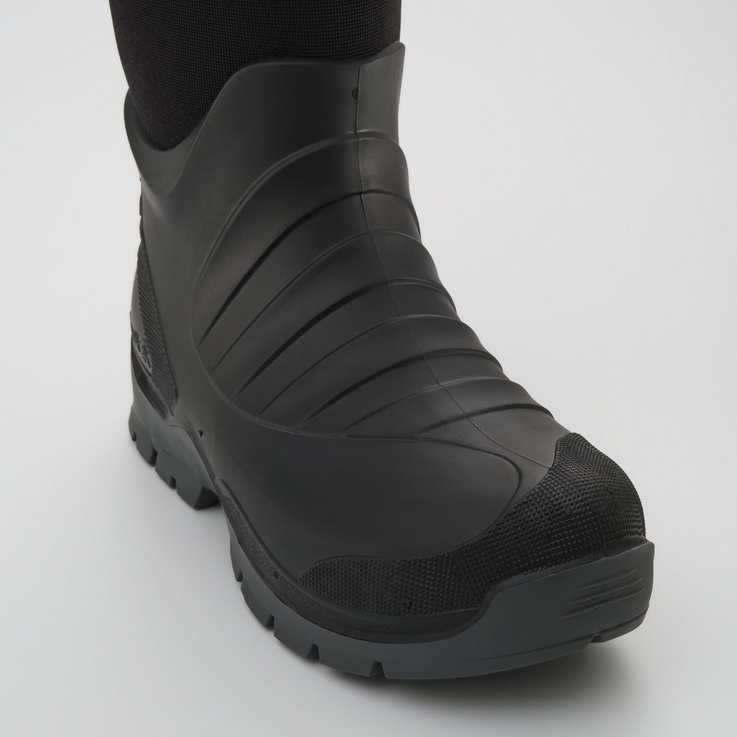 Black : Field Day Men's Work Boots - Zoom-in Front View