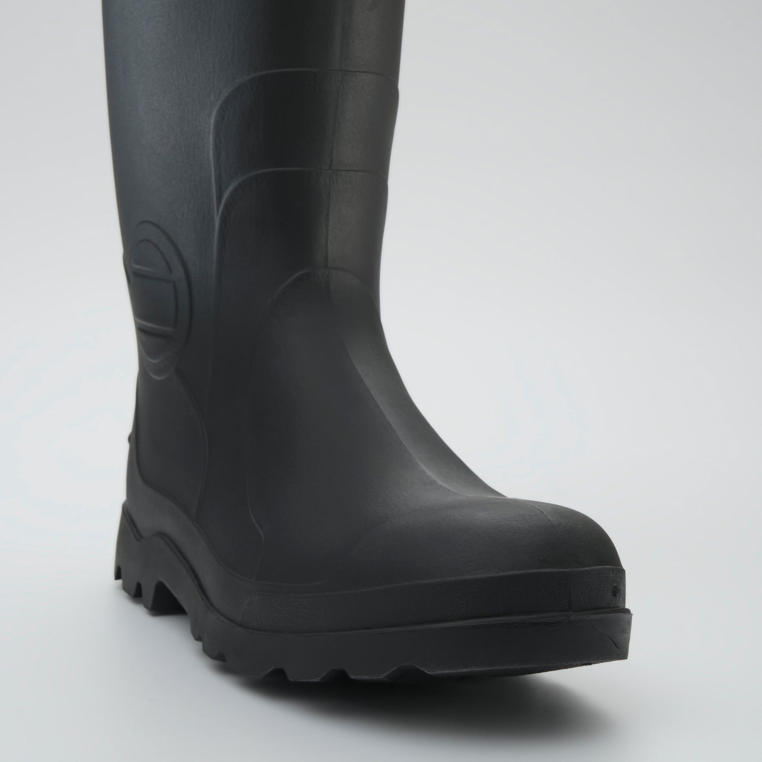Black : Irongrid Men's Work Boots - Three-Quarter Front View