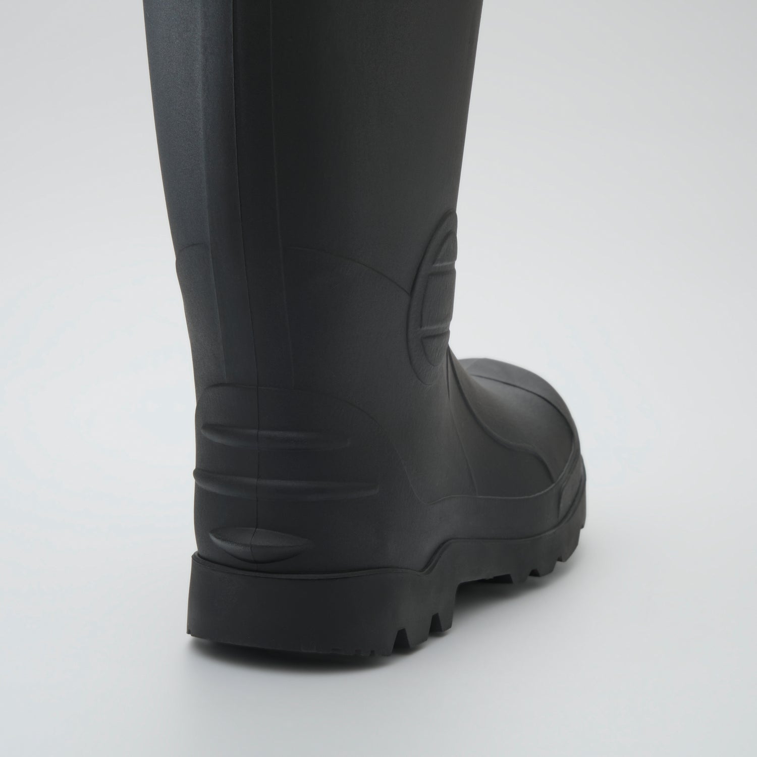 Black : Irongrid Men's Work Boots - Three-Quarter Back View