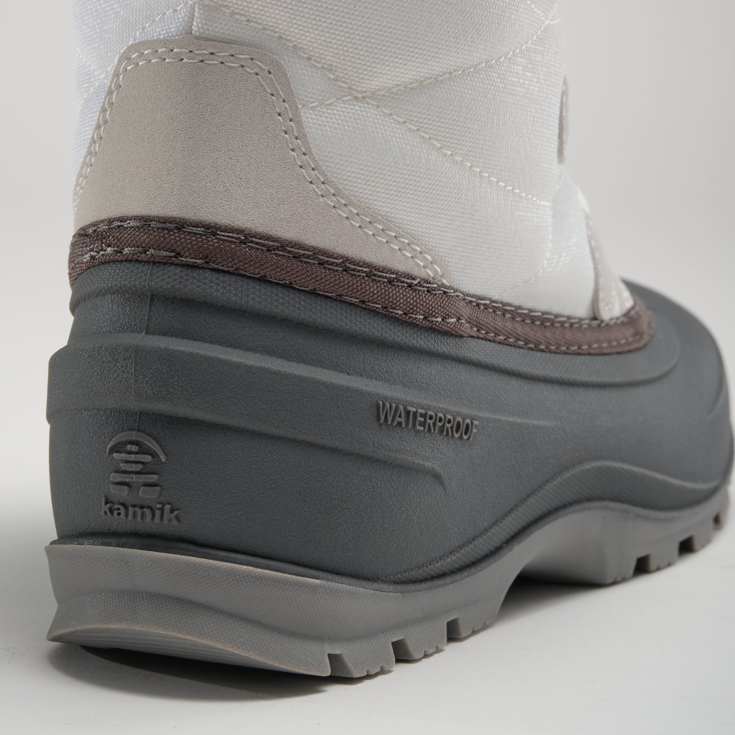 White : Momentum Low 2 Women's Winter Boots - Close-up Back View
