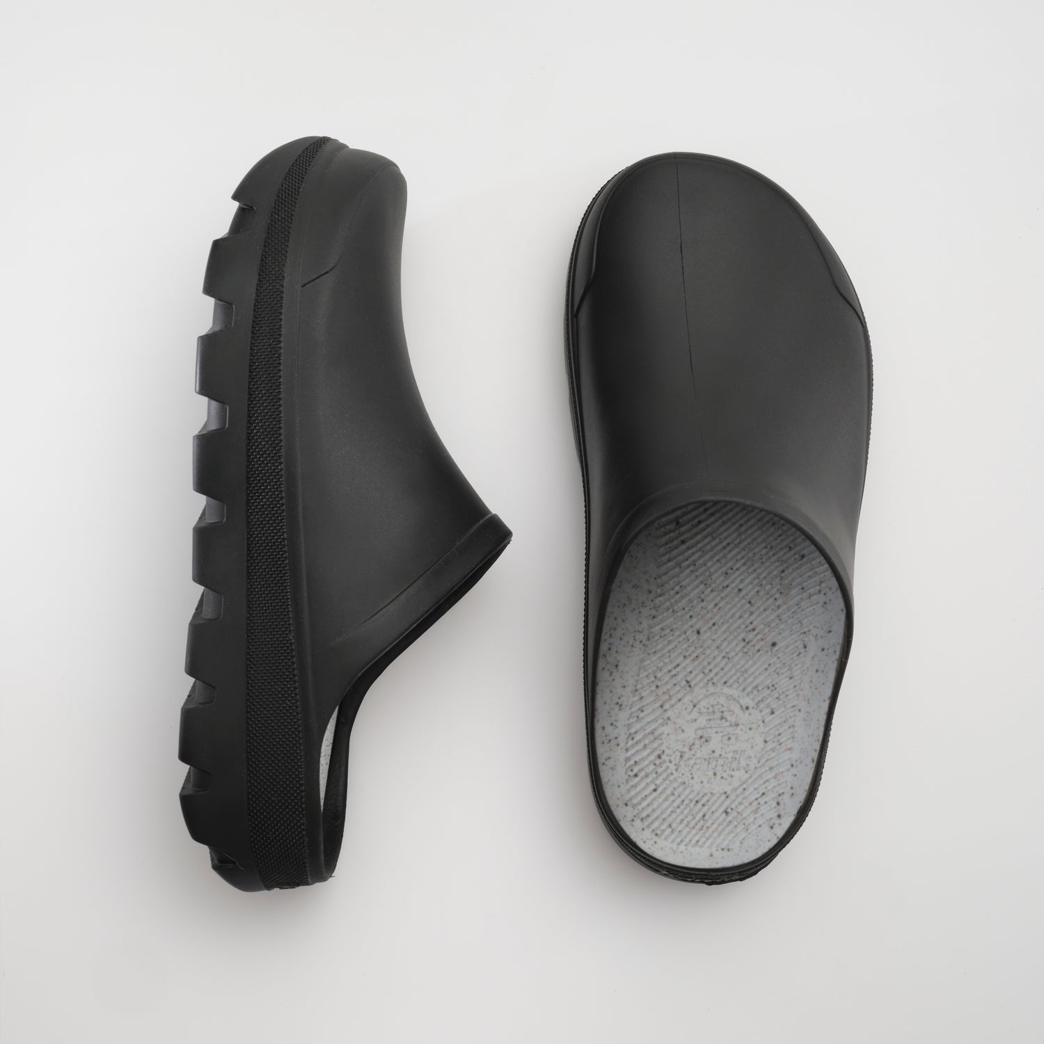 Black : Nova Unisex Waterproof Clogs - Pair View