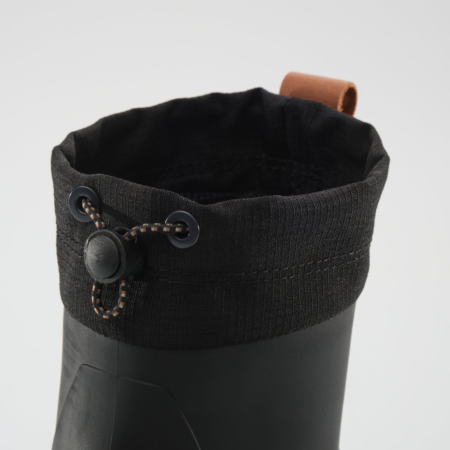 Black : Tundra Mid Men's Winter Boots - Top View