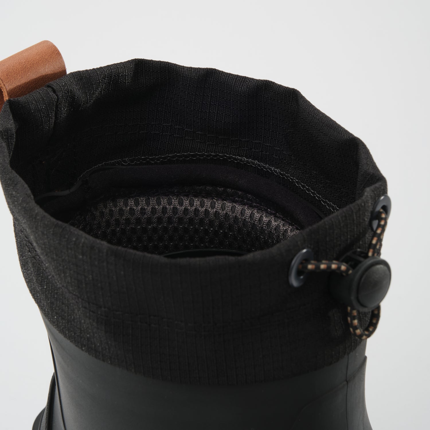 Black : Tundra Mid Men's Winter Boots - Inside View