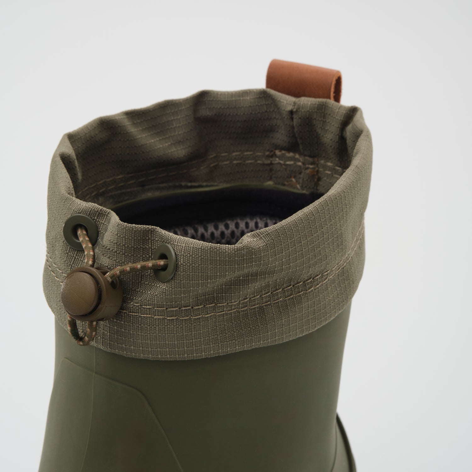 Moss : Tundra Mid Men's Winter Boots - Top View