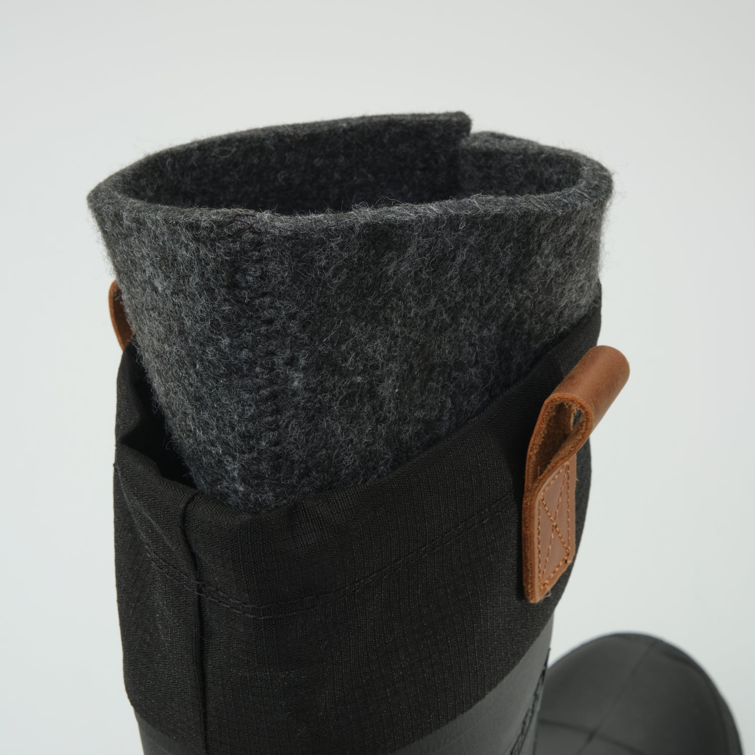 Black : Tundra Men's Winter Boots - Top View