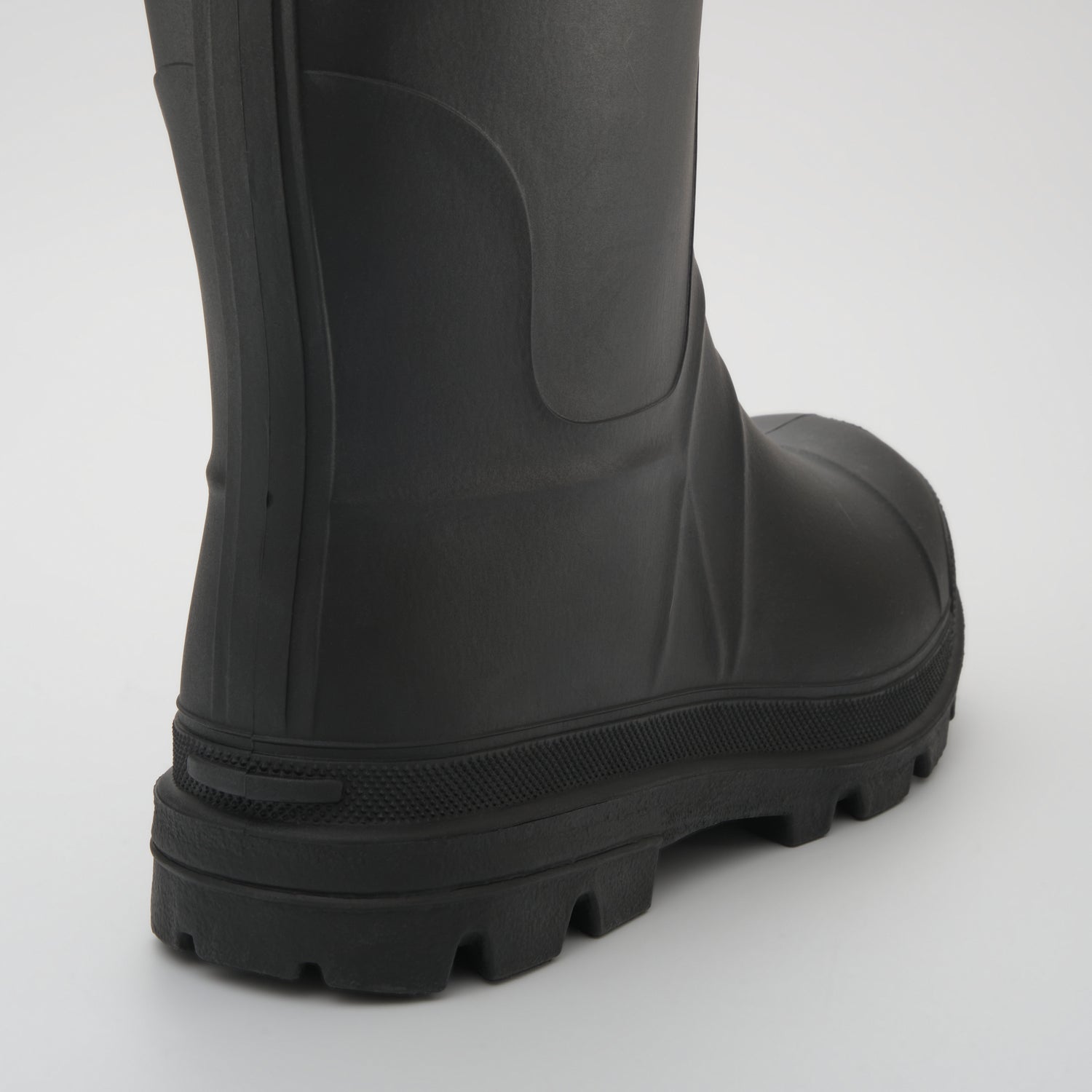 Black : Tundra Men's Winter Boots - Zoom-in Back View