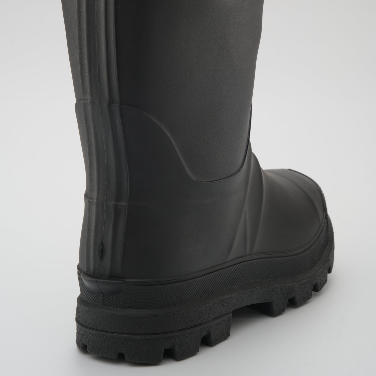 Black : Tundra Women's Winter Boots - Zoom-in Back View