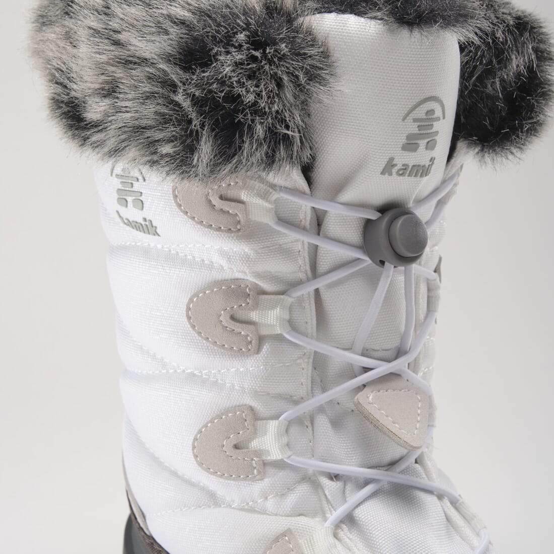 WHITE : MOMENTUM 3 Front View