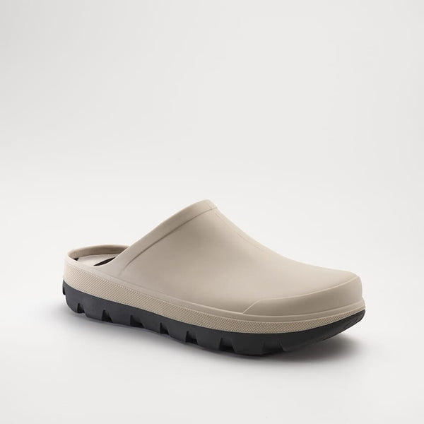 BLACK : NOVA X CÉCILE GARIÉPY Main View