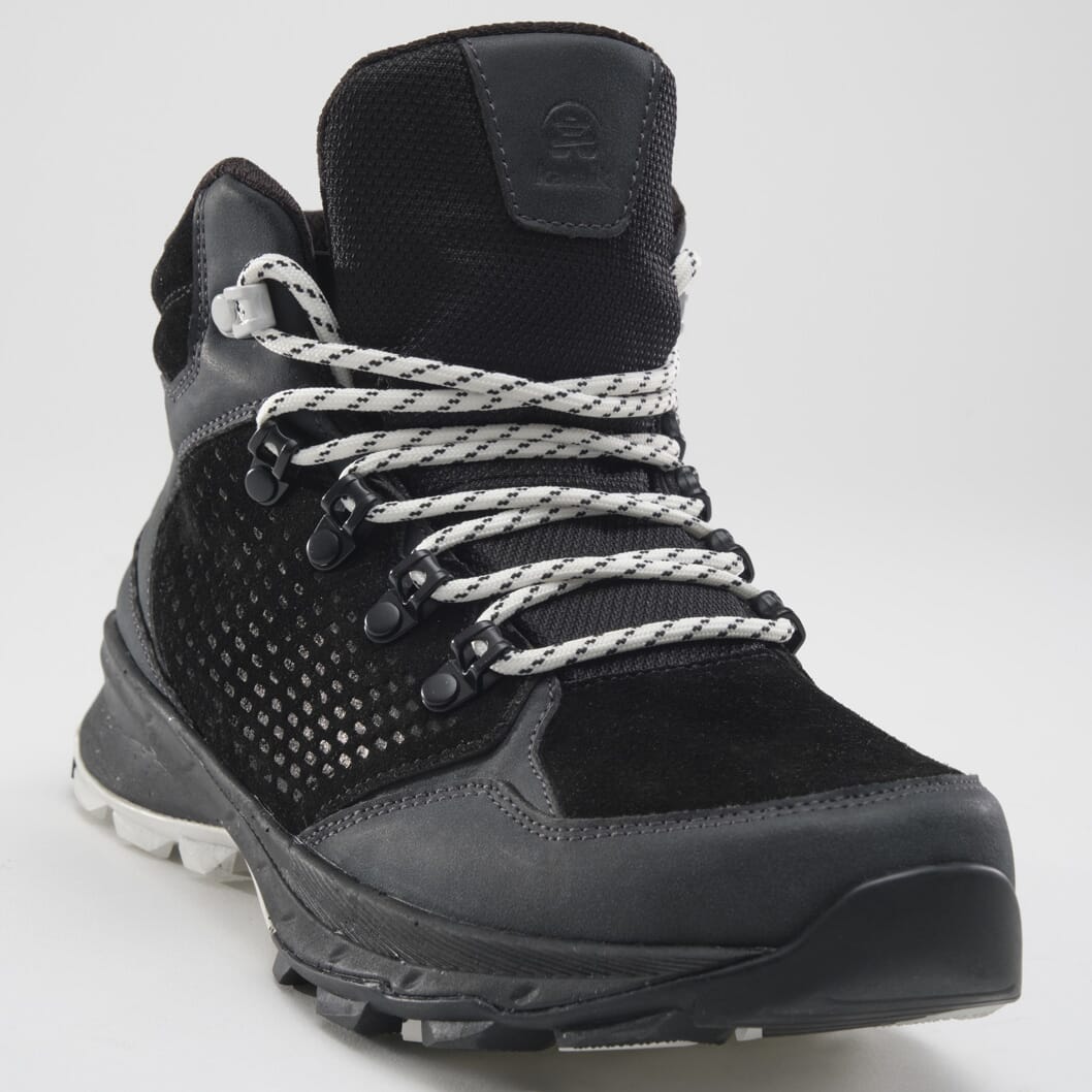 BLACK : Women's TREK SNOW MID Front View